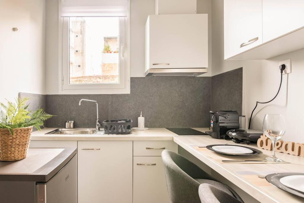 Stylish And Central Apt Near Acropolis - Avdi Square Atenas Exterior foto