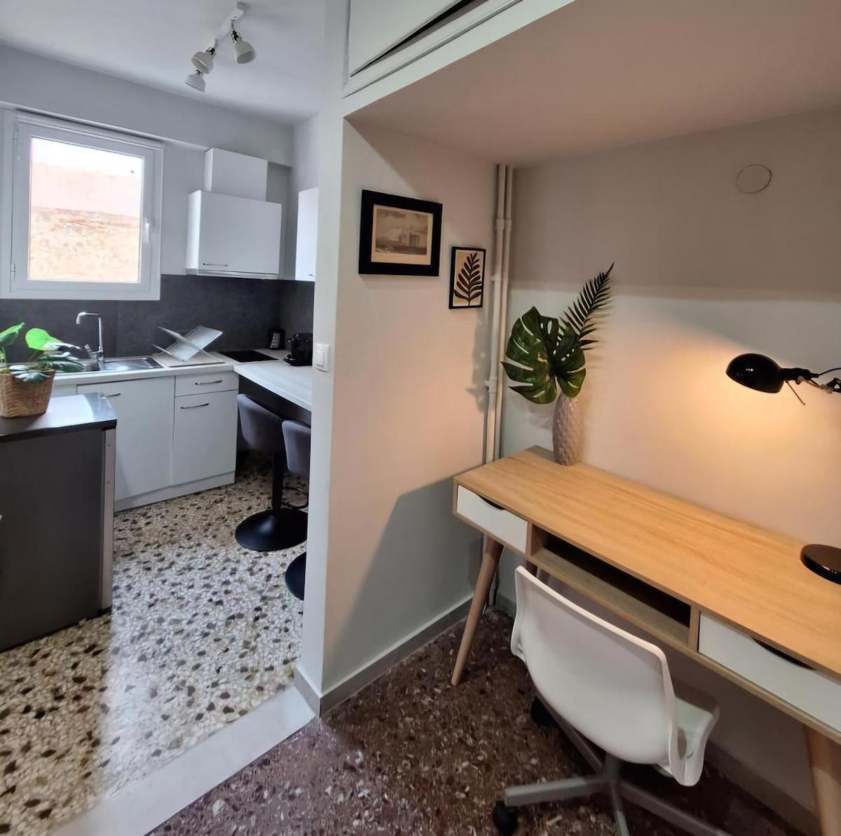 Stylish And Central Apt Near Acropolis - Avdi Square Atenas Exterior foto